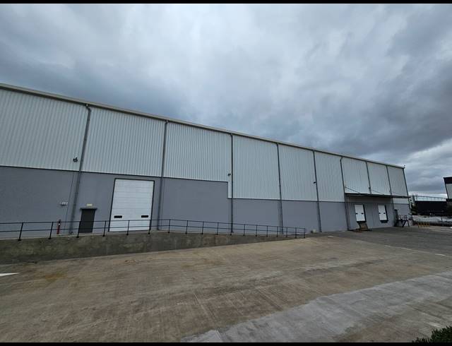3,280M² WAREHOUSE TO LET IN LINBRO PARK